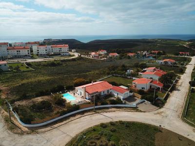 Endless Summer Surf House, Arrifana