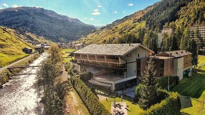 4 Stern Hotel Rovanada