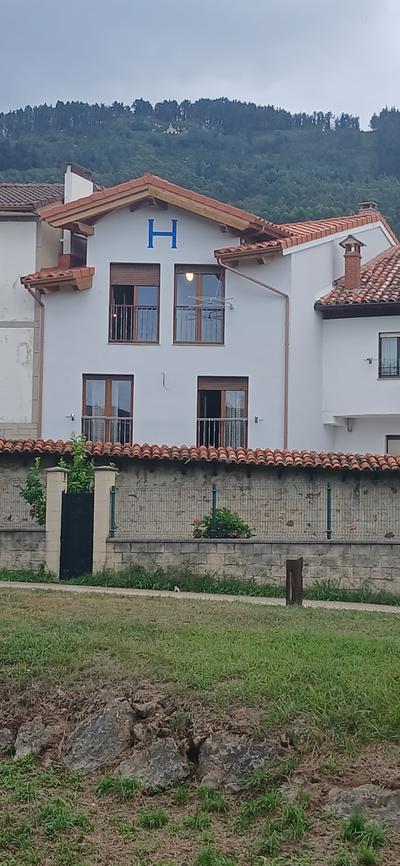 Villa de Salas Alojamientos