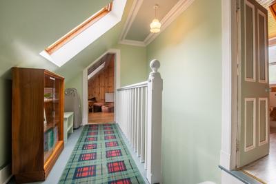 Traditional Highland Cottage Near Loch Ness