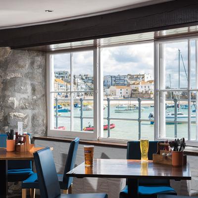 Lifeboat Inn, St Ives