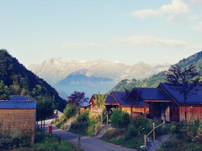 Camping La Ribère / Location Chalets et Emplacements