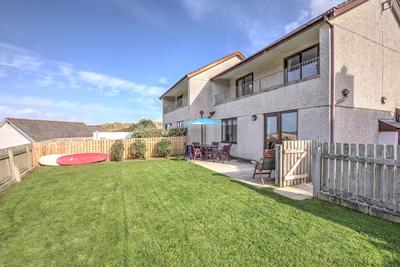 Beach Retreat, Holiday House
