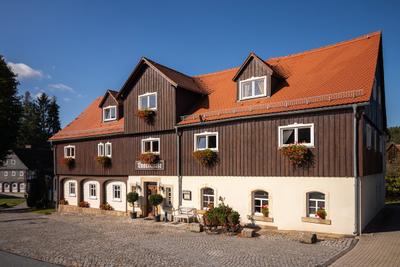 The Dam Tavern Hotel