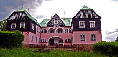 High Linden Hunting Lodge