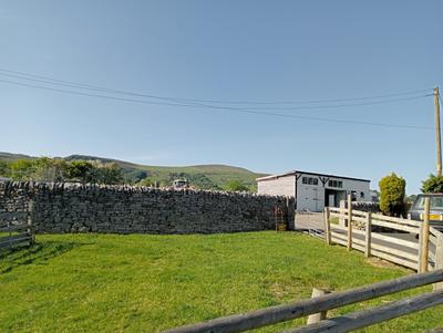 Holmesfield Farm