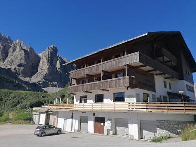 Alpin Hotel & restaurant Frara - Passo Gardena (bz)