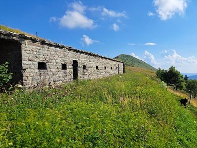 Hikers Hut Hišar