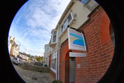 Bay Lodge Bed & Breakfast