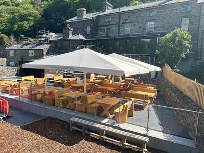 The Grapes Hotel, Bar & Restaurant