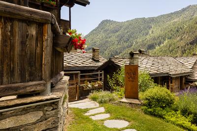 Revivre Village