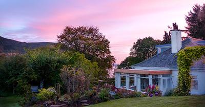 Urquhart Bay Bed & Breakfast