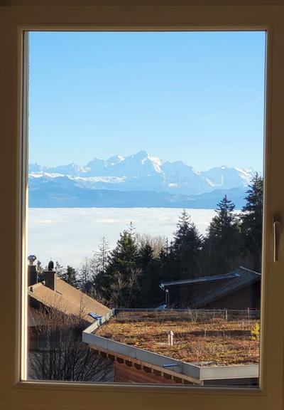 Mountain Lake View Deluxe Guest Apartment