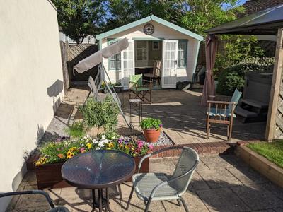 Brookside Guest House & Mini Spa