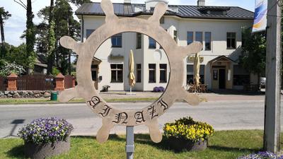 Helmi, hotel