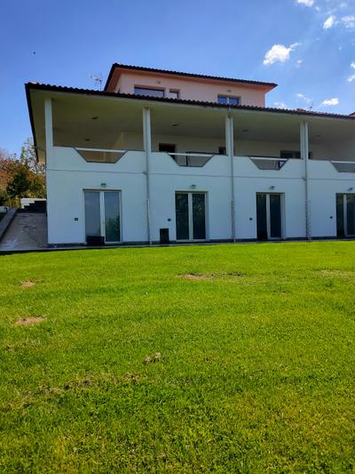 la staccionata bianca