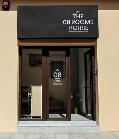 8 Rooms