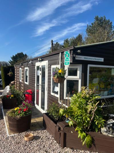 Leadstone Camping
