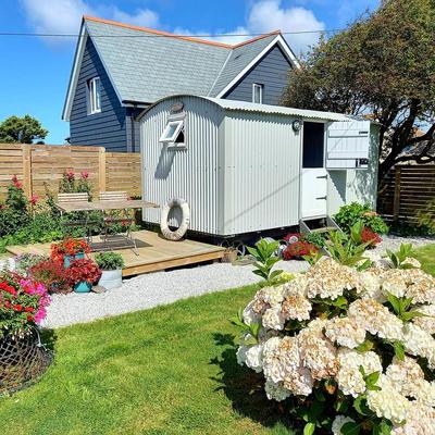Little Pentire Shepherd's Hut Holiday Accommodation