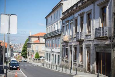 Nidos Accommodation