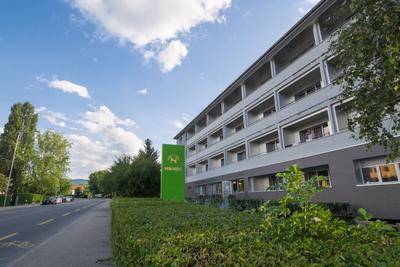 Nyon Hostel