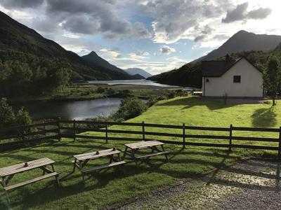 MacDonald Hotel & Cabins