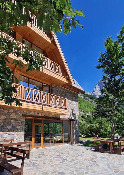 NeoKulla Hotel & Restaurant - Hikers Hive