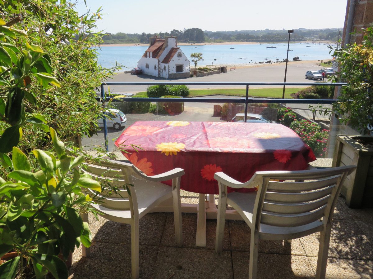 Une terrasse sur la mer