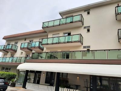 La Maison Hotel