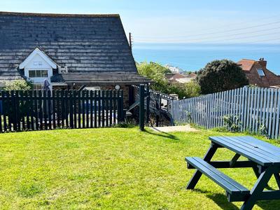 Lundy Lookout Holiday Home
