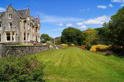 Glengarry Castle Hotel