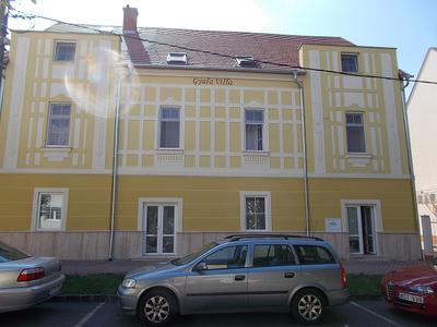 Gyula Villa